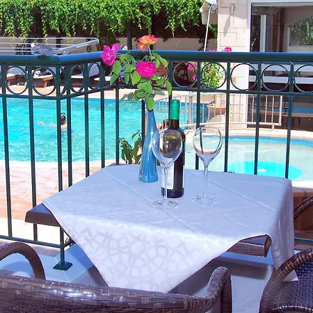 Olympia ホテル ペフコホリ